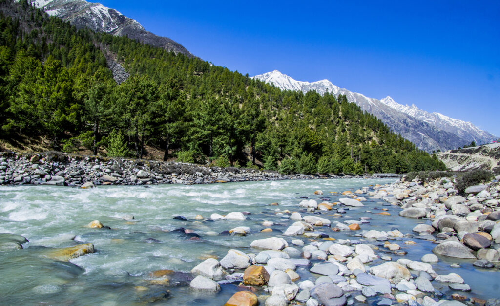 kasol kheerganga trek package